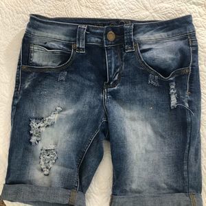 Rue 21 girls blue Jean distressed shorts size 3/4 great condition.